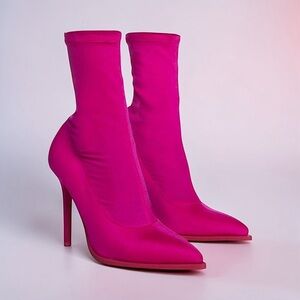 Azalea Wang Fuchsia Stiletto Stretched Sock Heel Booties. Size 10 NWT-Box